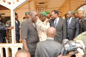 Ils l’ont fait ! IBK, calife à la place du calife Sanogo, Général à la place du Capitaine …Dioncounda enfin libre…