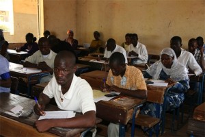 etudiants greves aeem fseg fsjp manifestations fmpos ena eni ensup UNIVERSITE SEGOU KAYES SIKASSO mopti gao