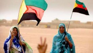 femme touareg drapeau azawad kidal