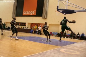 1ère finale de steeball de basketball : Quinzambougou plane au finish