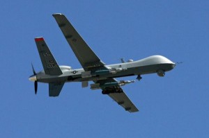 Niger/France: Le Drian inspecte les nouveaux drones français