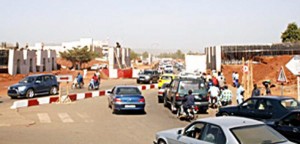Pourquoi ne pas le dire ? Echangeur du Quartier-Mali : un autre dépotoir !