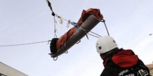 Un obèse de 350 kg meurt d’un infarctus en attendant la grue pour le sortir de chez lui