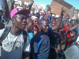 Sénégal: fronde des marchands ambulants contre le maire de Dakar