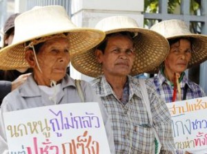 Thaïlande: la grogne des riziculteurs multiplie les difficultés de Yingluck Shinawatra