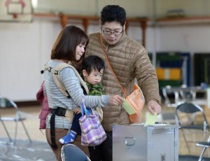 Les Tokyoïtes aux urnes pour choisir un gouverneur pro ou anti-nucléaire