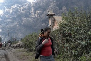 Eruption volcanique en Indonésie: 11 morts dont quatre élèves