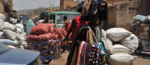 Occupation anarchique du Boulevard du peuple : un business fructueux entre les commerçants détaillants et la BUPE du district
