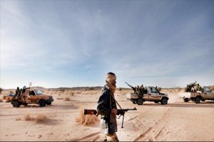 mnla azawad MAA bandis combattant touareg desert sable patrouille