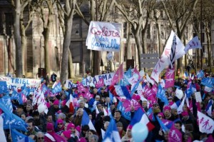 “Manif pour tous” à Paris contre un gouvernement “familiphobe”