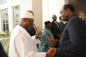 La majorité présidentielle réplique à Tiébilé Dramé du Parena: Ibrahim Boubacar Keita, un chef de l’Etat qui ne se rêve pas en De Gaulle malien, mais en Président IBK, pour l’honneur du Mali et le bonheur des malien