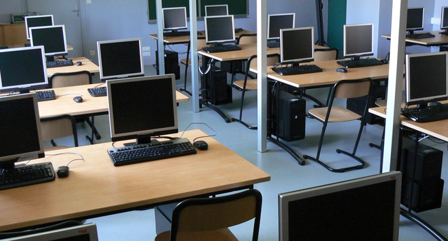 innovations technologiques tic cyber cafe ordinateur portable informatique Télécommunication uit