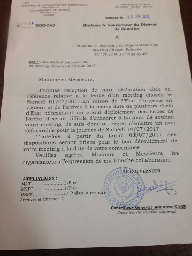 decret document marche manifestation contre referendum constitutionnelle